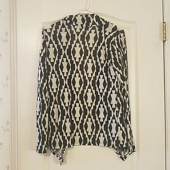 Aztec Design Cardigan - Picture 4 of 4